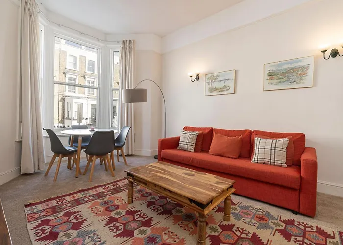 Charming Flat In West Brompton