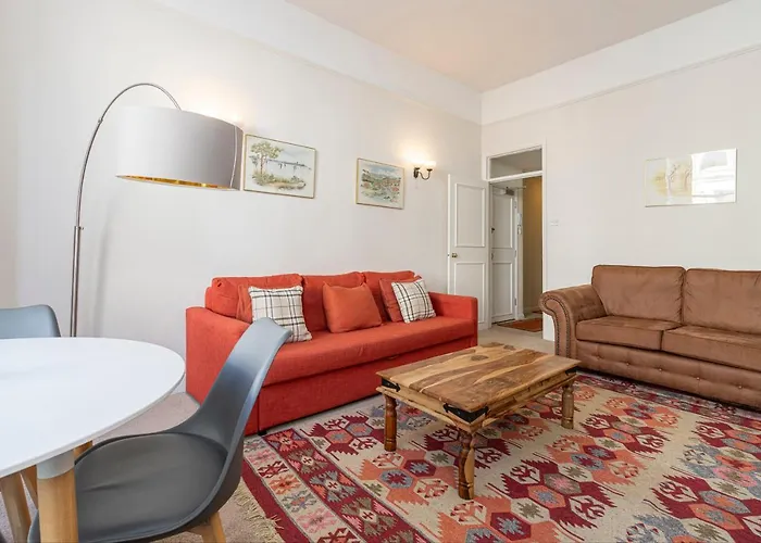 Charming Flat In West Brompton